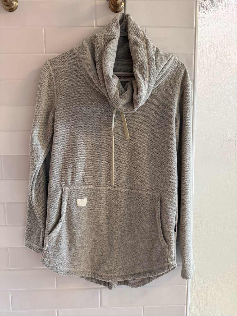 Deso Cozy Funnel Neck Pullover Sweater - Light Gray